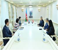 السفير المصري في باكو يبحث مع رئيسة المجلس الوطني الأذربيجاني تعزيز التعاون