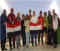 الفائزون ببطولة ألعاب القوى بموريشيوس يقدمون درع البطولة للسفيرة المصرية   