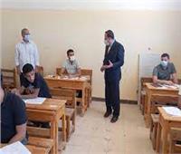 محافظ شمال سيناء يتفقد لجان امتحانات الثانوية العامة بالعريش