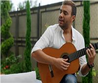رامي صبري يطرح نسخة جديدة من أغنية «هي» | فيديو