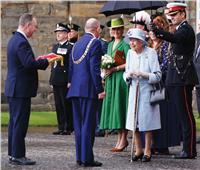 الملكة إليزابيث تتسلم مفاتيح إدنبرة في افتتاحها أسبوع هوليرود ..بعد تعافيها