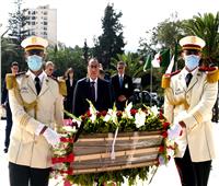 رئيس الوزراء يزور مقام الشهيد بالعاصمة الجزائرية ويضع إكليلًا من الزهور|فيديو و صور