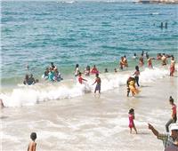 رحلات «اليوم الواحد» تنعش شواطئ الإسكندرية