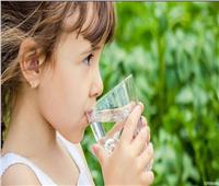 أخصائي تغذية علاجية يكشف كمية المياه المطلوبة لدى الأطفال يوميا |فيديو 
