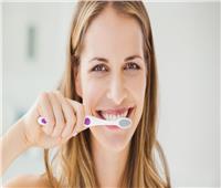 دراسة: تنظيف الأسنان في هذا الوقت من اليوم مرتبط بعمر أطول   