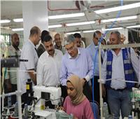 محافظ المنيا يتفقد مصنع أقشمة بمركز ديرمواس لتعزيز الفرص الاستثمارية