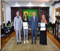 جامعة الإسكندرية تكرم الطالبتان آية جمال وشيرويت جابر لتميزهما دوليًا