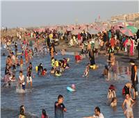  شواطئ بلطيم تستعد لاستقبال عشرات الآلاف فى أول أيام العيد
