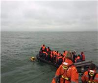 عشرات المهاجرين يحاولون عبور بحر المانش على متن زورق مطاط