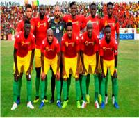 غينيا يفجر كبرى مفاجآت أمم أفريقيا لليد بالفوز على الجزائر