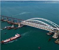 كييف تهدد بقصف جسر القرم عندما تتوفر لديها الأسلحة الأوروبية الأمريكية    