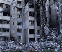تدمير مبنيين وتضرر شبكة إمدادات المياه إثر قصف روسيا في تشوهيف الأوكرانية