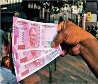 انهيار الروبية الهندية أمام الدولار في تعاملات اليوم بسبب ارتفاع التضخم  