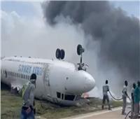 نجاة عشرات الركاب من الموت بعد تحطم طائرة صومالية| فيديو