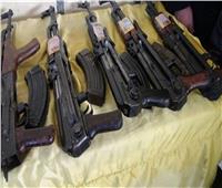 اقتحام أوكار البؤر الإجرامية وضبط تشكيلين عصابيين و57 متهمًا بأسلحة نارية 