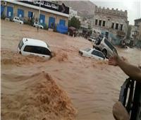 اليمن.. سيول جارفة تقتل طفلتين في صنعاء وتوقف الحركة المرورية بالمدينة