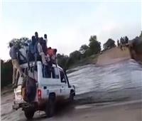 «سوداني» متهور يتسبب في مصرع 10 أشخاص غرقا بمياه السيول
