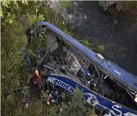 مصرع 33 شخصًا خلال سقوط حافلة من على جسر في كينيا
