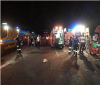 ارتفاع عدد ضحايا حادث الطريق الصحراوى بسوهاج إلى 17 شخصاً و4 مصابين|صور