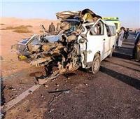 مصرع وإصابة 13 شخصًا في تصادم سيارتين على الطريق الصحراوي بسوهاج