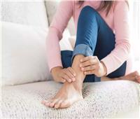 علامة في قدمك تنذر بخطر الإصابة بارتفاع نسبة الكوليسترول في الدم