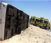 إصابة 13 شخصا في حادث انقلاب أتوبيس على طريق «أبو سمبل» بأسوان