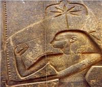 باحثة آثار تكشف عن معبودات الكتابة في مصر القديمة.. وأهمية الكاتب