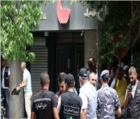 خروج 4 رهائن من المحتجزين «بنك فيدرال» وسط بيروت 