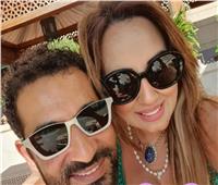  زوجة الفنان عمرو سعد تخطف الأنظار في المصيف  