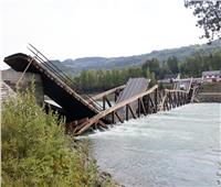 انهيار جسر في النرويج وسقوط سيارتين في النهر.. طالع التفاصيل