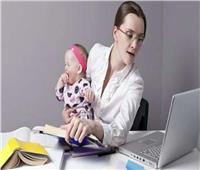 مكتسبات المرأة في قانون العمل.. إجازات للوضع وحضانة لأطفالها 
