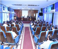 رئيس جامعة سوهاج يجتمع لمناقشة الخطة التدريبية لأعضاء هيئة التدريس علي منصة «ثينكي»