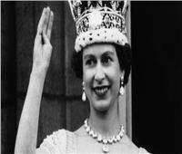 الملكة إليزابيث ترقص «عشرة بلدي».. قصة عمرها 7 عقود 