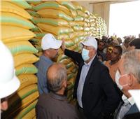  وزير الزراعة ومحافظ كفر الشيخ يتفقدان محطة غربلة تقاوي المحاصيل بسخا