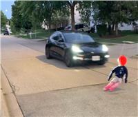 يوتيوب يحذف فيديو لاختبار سيارة تسلا ذاتية القيادة ضد أطفال حقيقيين