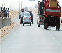 عودة الحركة المرورية للطريق الصحراوي الغربي بسوهاج بعد رفع آثار حادث التصادم
