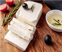 هل الجبنة الفيتا للرجيم صحية؟ 
