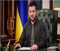 زيلينسكي يوقف عمل الوفد الأوكراني في مجموعة الاتصال لحل الوضع