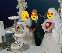 «جزائري» يتزوج فتاتين بحفل زفاف واحد.. والنشطاء: كيف أقنعهما؟  