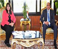 وزيرا الطيران المدني والهجرة يبحثان تقديم تيسيرات للمصريين بالخارج