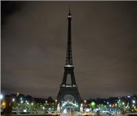 باريس تطفئ أنوار برج إيفل حدادا على وفاة الملكة إليزابيث الثانية