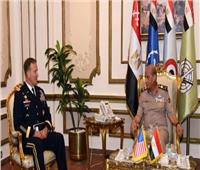 أهمية زيارة قائد القيادة المركزية الأمريكية لمصر ولقائه وزير الدفاع| فيديو