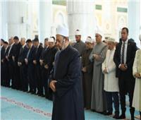 الإمام الأكبر يؤم الوفود الإسلامية المشاركة في مؤتمر زعماء الأديان