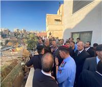 رئيس الوزراء الأدرني يصل إلى مقر إنهيار مبني سكني في عمَان 