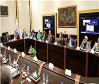 وزير الصحة يناقش التعاون بين القطاعين الحكومي والخاص لتعزيز السياحة العلاجية