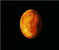 مركبة ناسا ترصد كثبانا رملية بأشكال مثيرة على سطح المريخ 