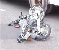 مصرع شاب في حادث تصادم دراجة نارية ولودر ببنها