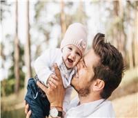 دراسة: تقلص الدماغ عند الآباء يسهل عليهم التواصل مع أطفالهم