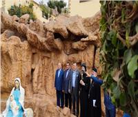 صورة تذكارية لوزيرا السياحة والتنمية المحلية ومحافظ القاهرة في بئر مريم  