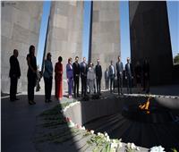 نانسي بيلوسي تزور النصب التذكاري لضحايا الإبادة الجماعية للأرمن في يريفان